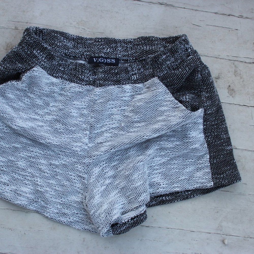 Vigoss Two Tone Knit Shorts~ Size 4